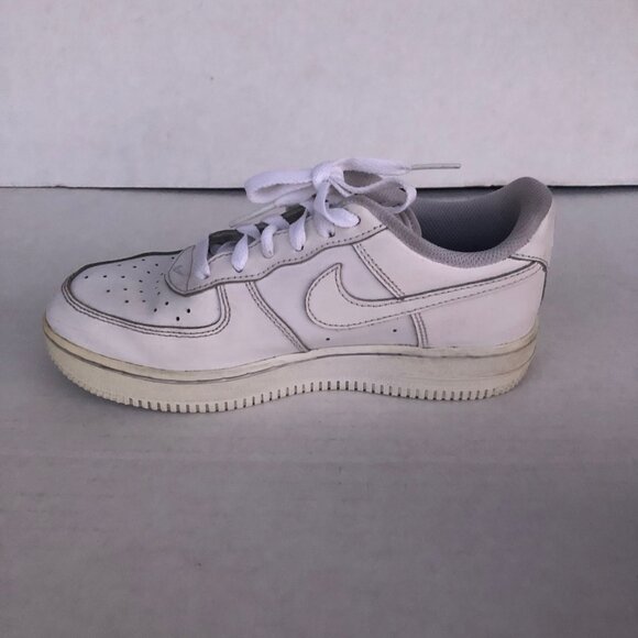Nike Air Force 1 - - Low Top White Sneakers Youth kids size 2 1/2 " Butterfly " - Picture 2 of 7